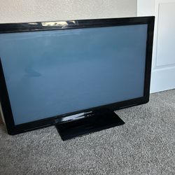 40” TV