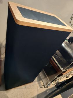 Vandersteen model 2 speakers