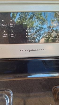 Frigidaire Stove 
