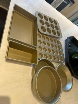 Williams Sonoma Goldtouch Pro 7-Piece Bakeware Set Gold Champagne Finish