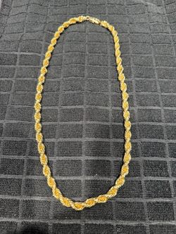 Solid 14k gold plated. Beautiful 8mm 24inch diamond cut rope chain with 14k lobster clasp stamped. Beautiful shine and weight. Brand new never worn.