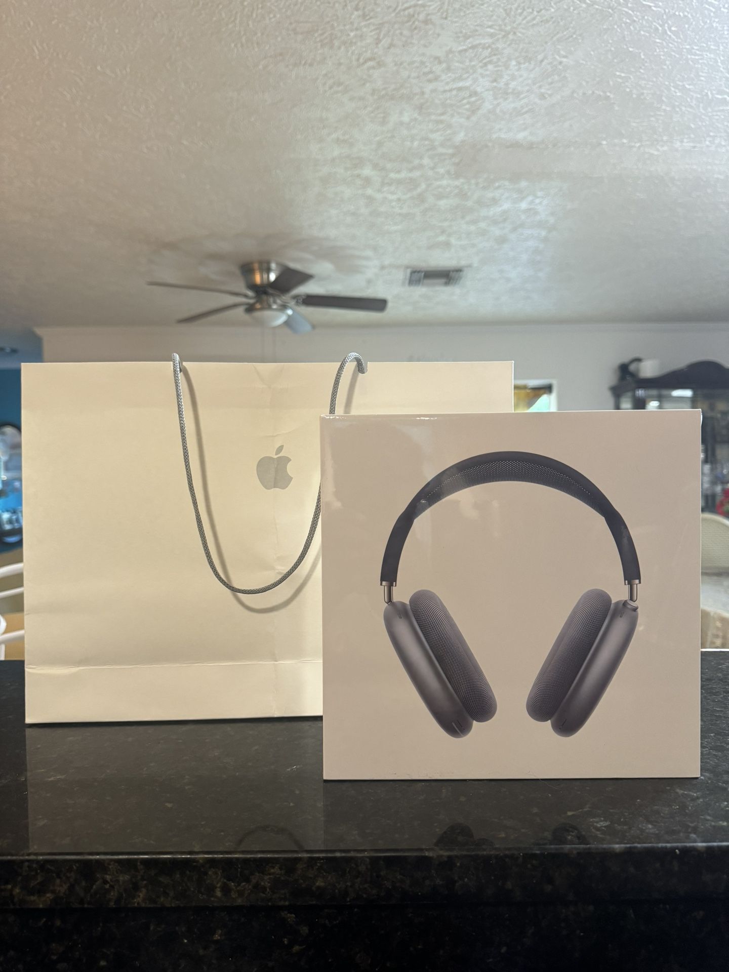 *NEW* Apple AirPods Max USB-C Headphones w/Smart Case (Blue)
