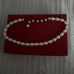 Necklace - White Beads