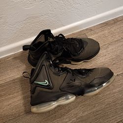Nike LeBron 19