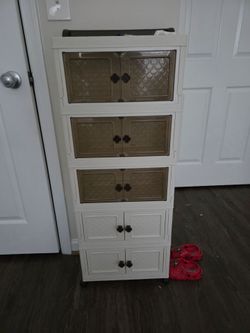 Storage cabinet