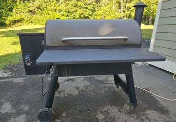 Traeger 34 pro grill and smoker