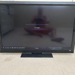 VIZIO 40” TV 