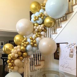 Balloon Garland Staircase 