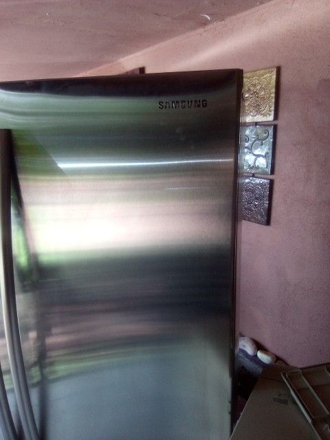 Samsung Refrigerator $280