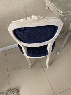 Sillas blanco y azul nuevas
