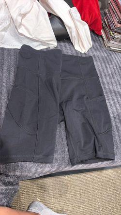 Size 6 lululemon High-Rise Short
