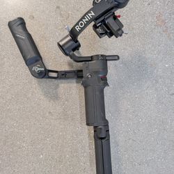 DJI RS 3 Handheld Camera Stabilizer With Handle 