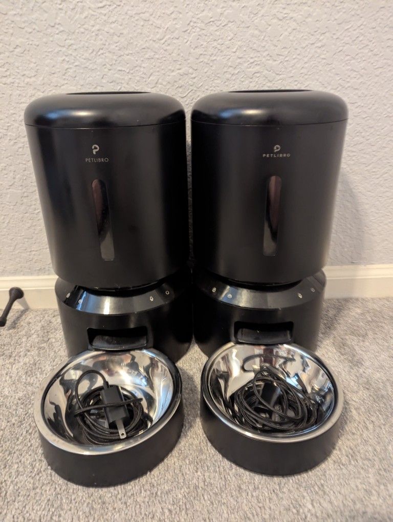 Petlibro Automatic Wifi Cat Feeders x2