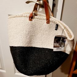 Beautiful  Large New Mifuko bag🍎Milwaukie 