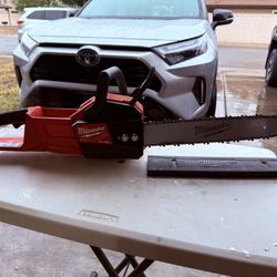 Milwaukee Fuel M18 Chainsaw 