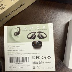 New In Box!! Wireless Earbuds 
