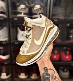 Lebron 7 “China Moon”
