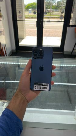iPhone 15 Pro Max 256GB (Unlocked)