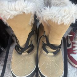 Sorel Tivolli Winter Boots Woman’s Size 8