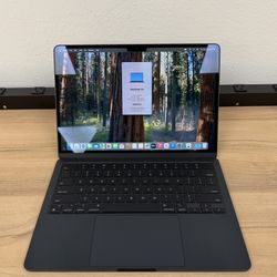 13" MacBook Air M2 8 Core**500GB SSD