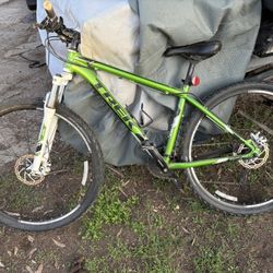 2012 Trek Marlin 29” 