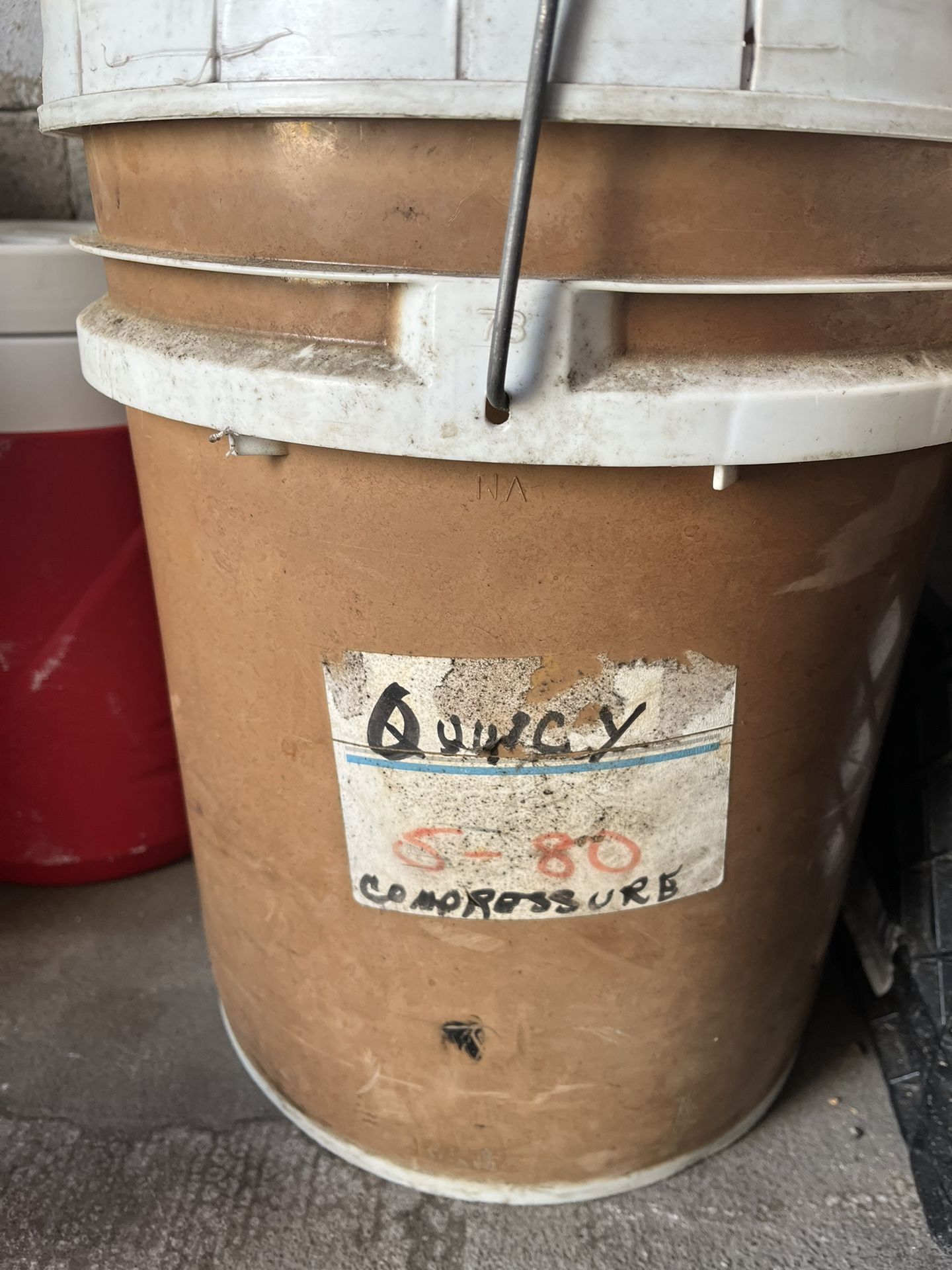 5 Gallons New Oil Sealed Bucket