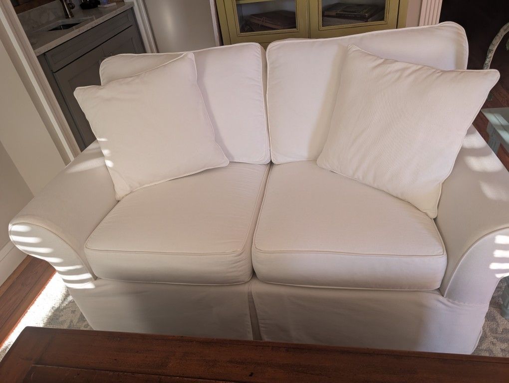 Ethan Allen Bennett Loveseat In White Denim