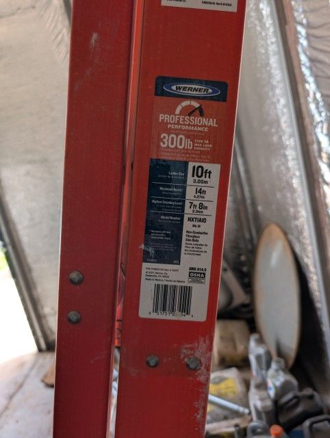 Werner 10ft Professional 300 Lb Weight Limit