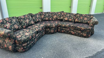 Broyhill Prestige St Clair 3 piece Sectional