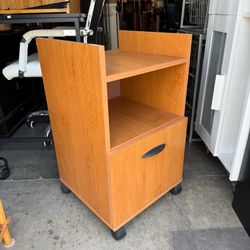 Side Table/Under Desk Filing Cabinet with Wheels Very Good Condition
