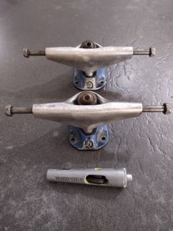 Grind King skateboard Trucks / grind King skate tool