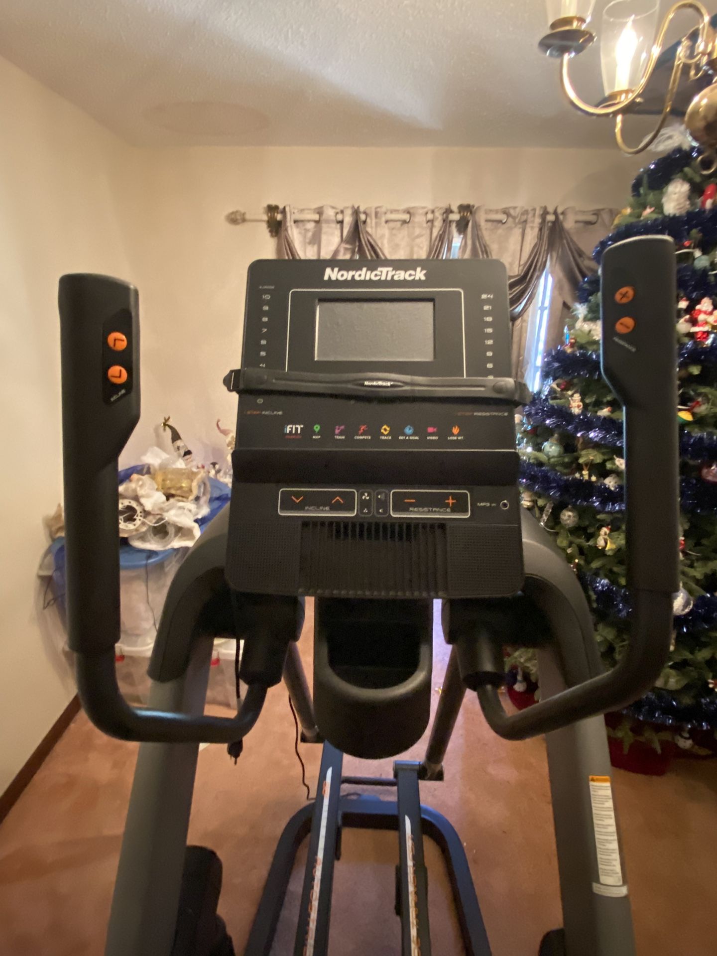 NordicTrack FreeStride FS7i (black)