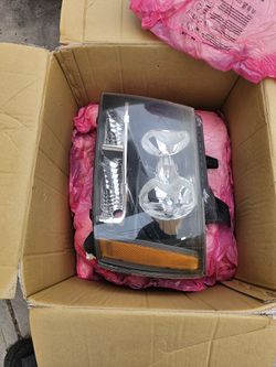 Original 2009-2015 Tahoe,suburban,yukon HEADLIGHTS 