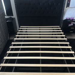 Black Tufted Queen Bed Frame w/storage Headboard LED Light Outlets 