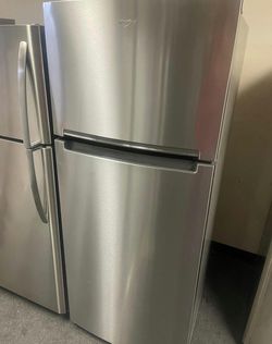 Whirlpool Refrigerator with TopFreezer StainlessSteel