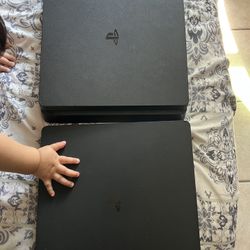 2 PS4s 