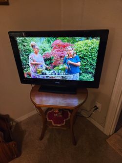Vizio Flat Screen LCD TV
