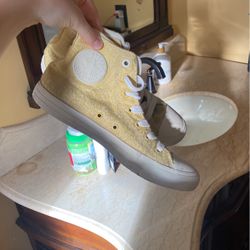 yellow converse size 7.5