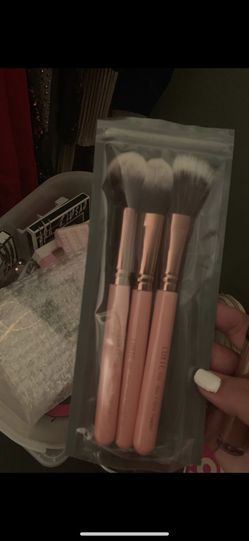 Luxie brushes