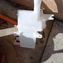 2017 2020 Hyubdai alantra windshield washer reserve