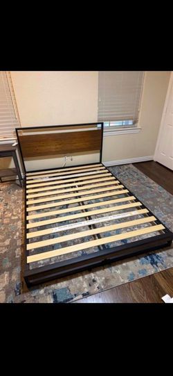 QUEEN SIZE BED FRAME/FULL SIZE BED FRAME
