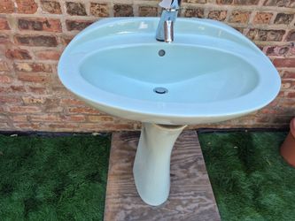 Pedestal Sink