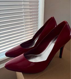 Red pumps. 👠, size 9,5