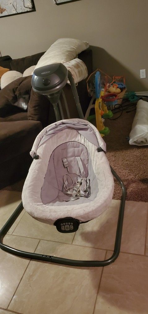 Graco Baby Swing With music