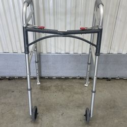 DRIVE MEDICAL ROLLING WALKER