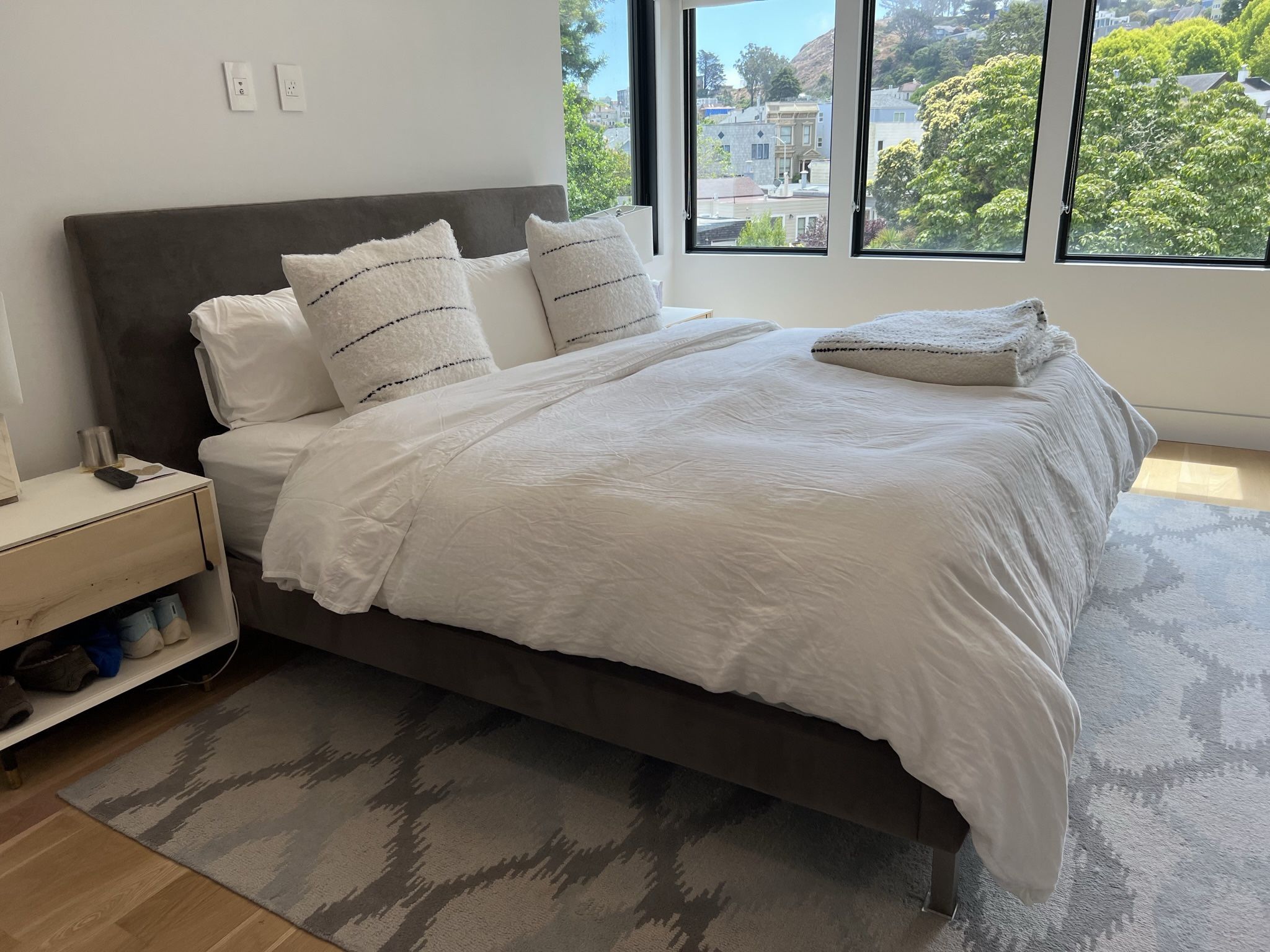 Room & Board Ella King Bed