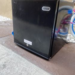 Little Mini Fridge 