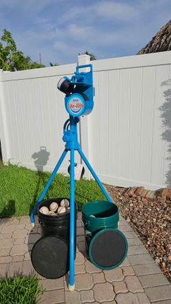 Jugs M6000 Lite-Flite Pitching Machine