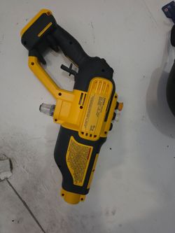 DEWALT 20V MAX Cordless Power Cleaner - $120
Vendo DeWalt 20V MAX Power Cleaner (DCPW550) en muy buenas condiciones y funcionando perfectamente.
✅ 550