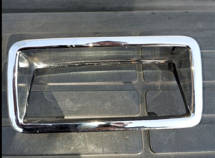 Chevy S10 Chrome Tailgate Handle Bezel Insert